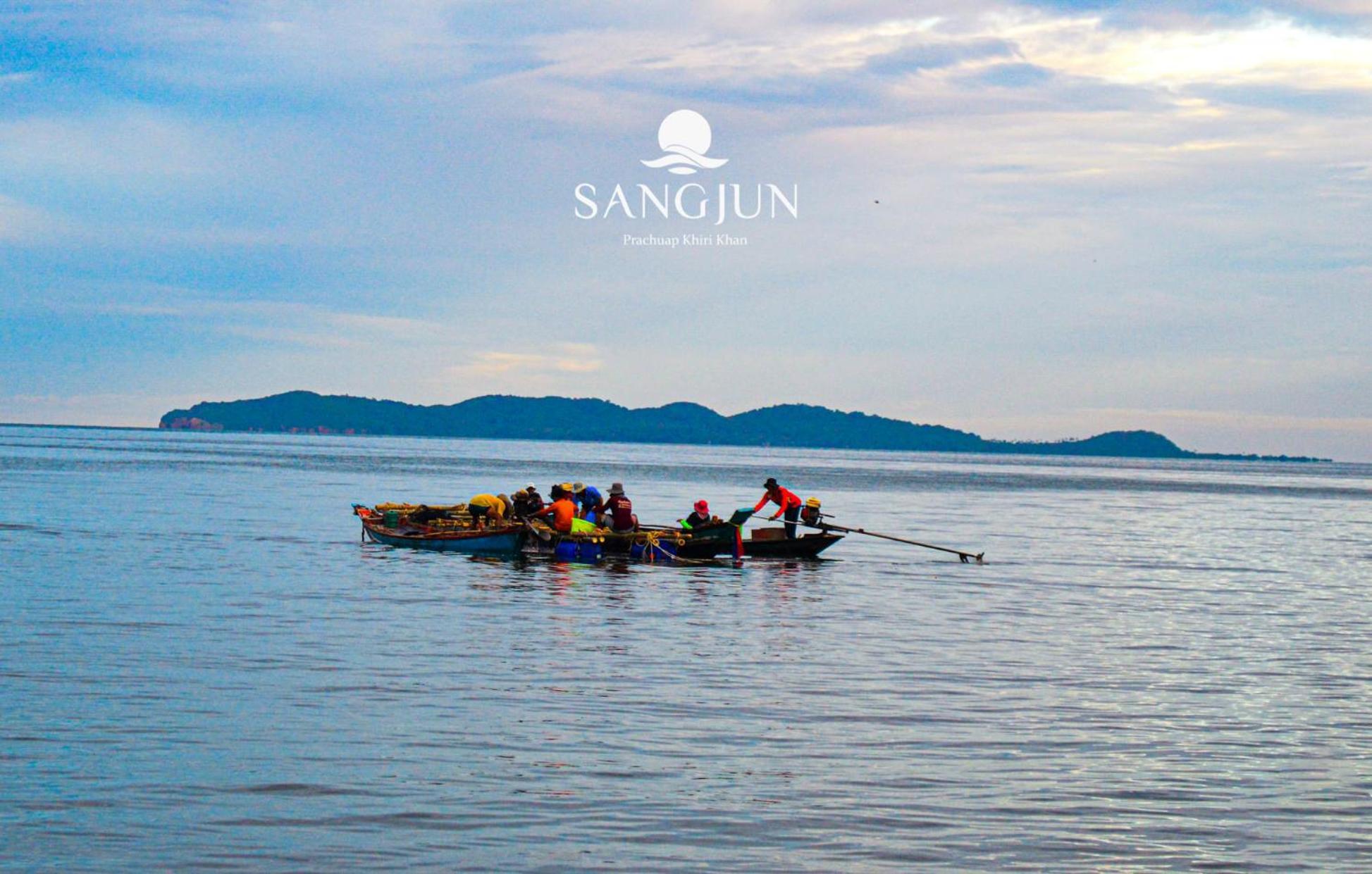 Sangjun On Beach Resort Bang Saphan Exterior foto