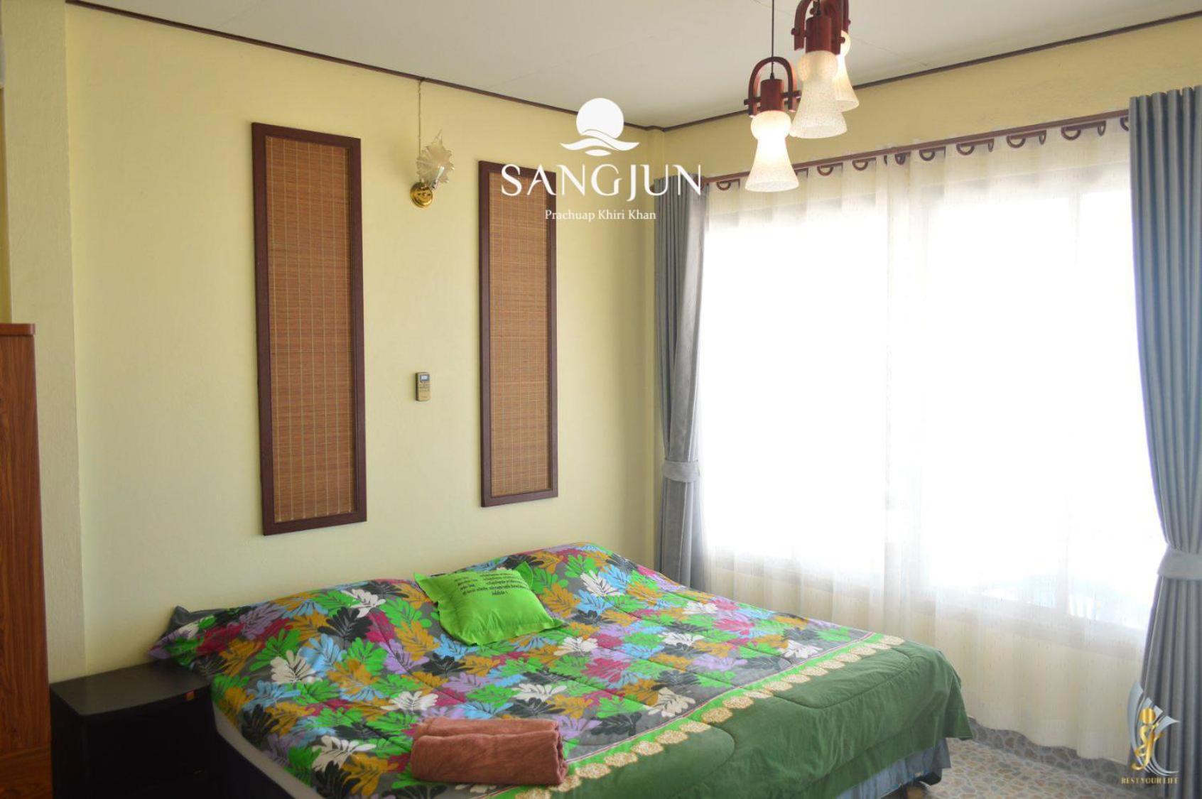 Sangjun On Beach Resort Bang Saphan Exterior foto